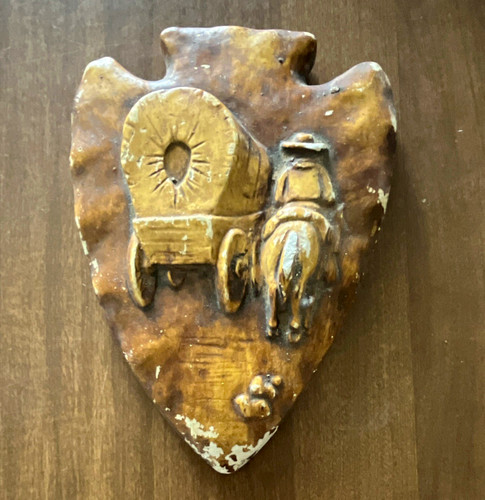 Brown arrowhead wall - brown,